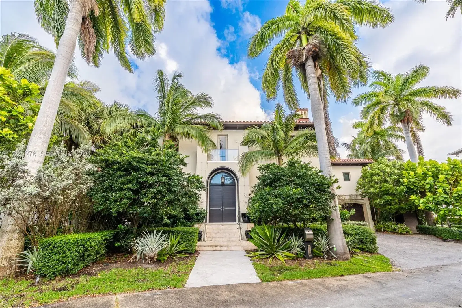 760 S Mashta Dr, Key Biscayne FL 33149 photo 2