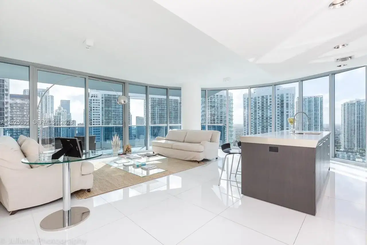 2 bedroom 2 bath Residential for sale at 200 Biscayne Boulevard Way # 3102, Miami FL 33131