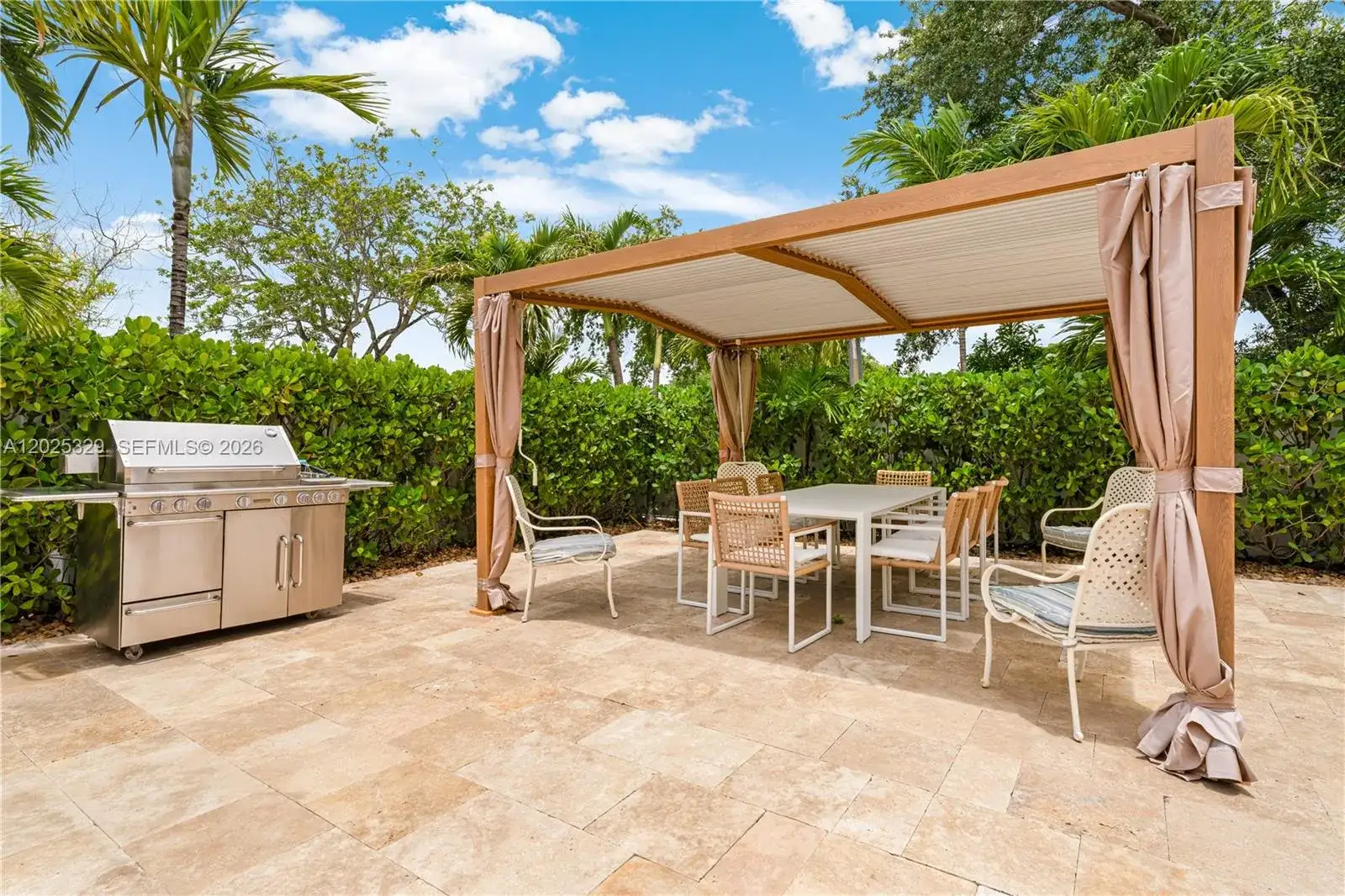 1380 Miami Springs Ave, Miami Springs FL 33166 photo 2