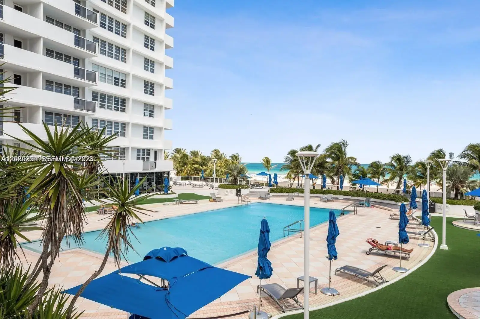 1 bath Residential for sale at 100 Lincoln Rd # 720, Miami Beach FL 33139