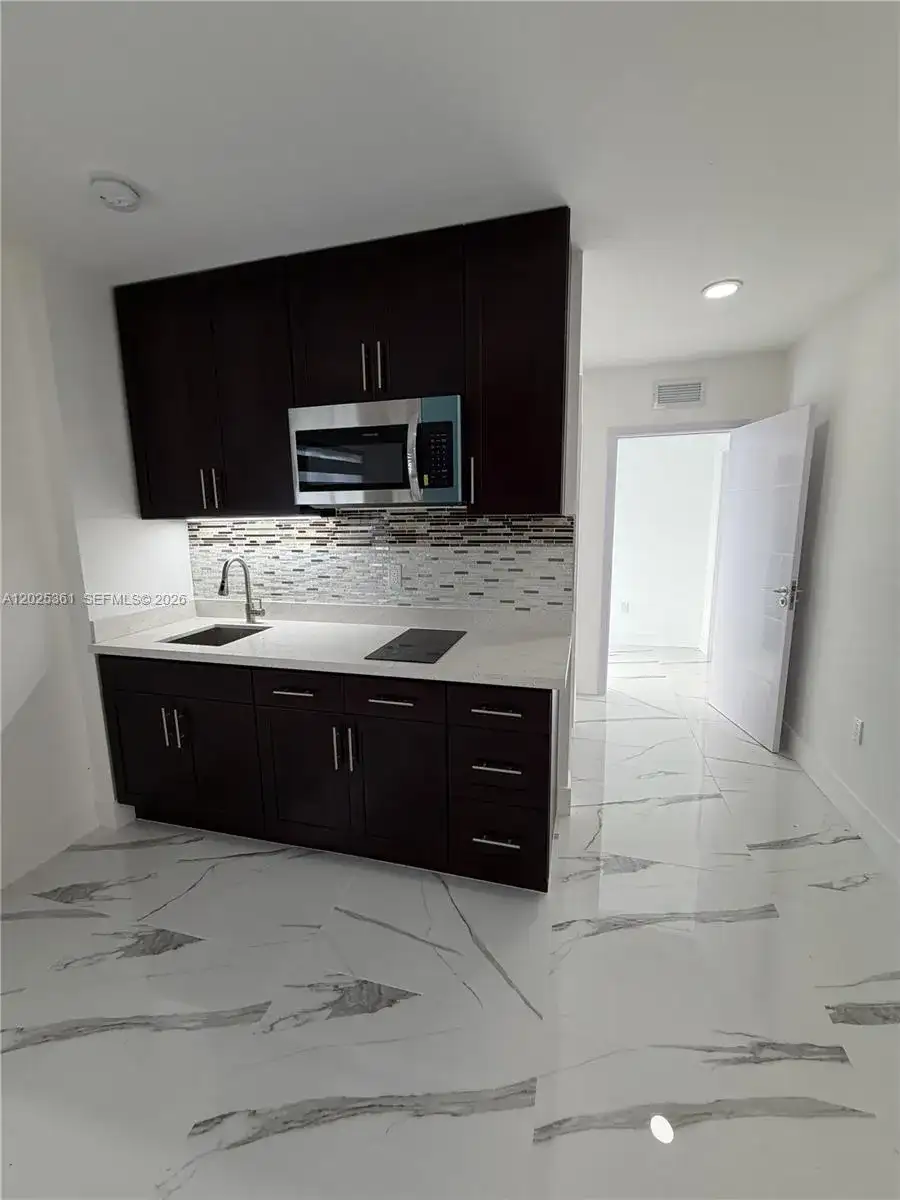 954 NW 8th St # 5, Florida City FL 33034 photo 3