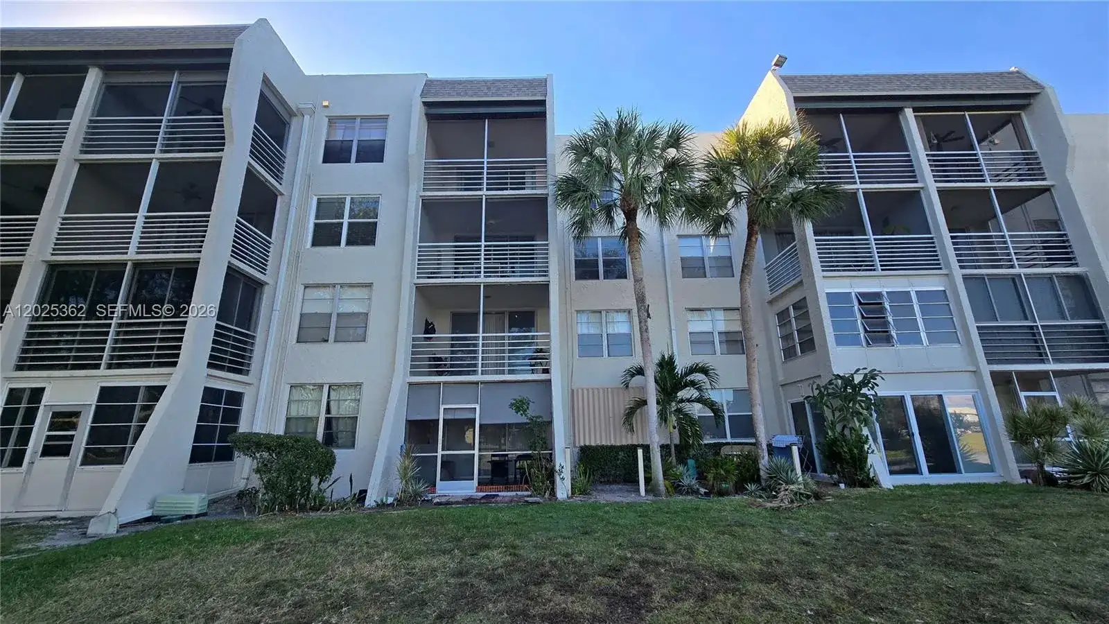 9230 Lagoon Pl # 310, Davie FL 33324 photo 3