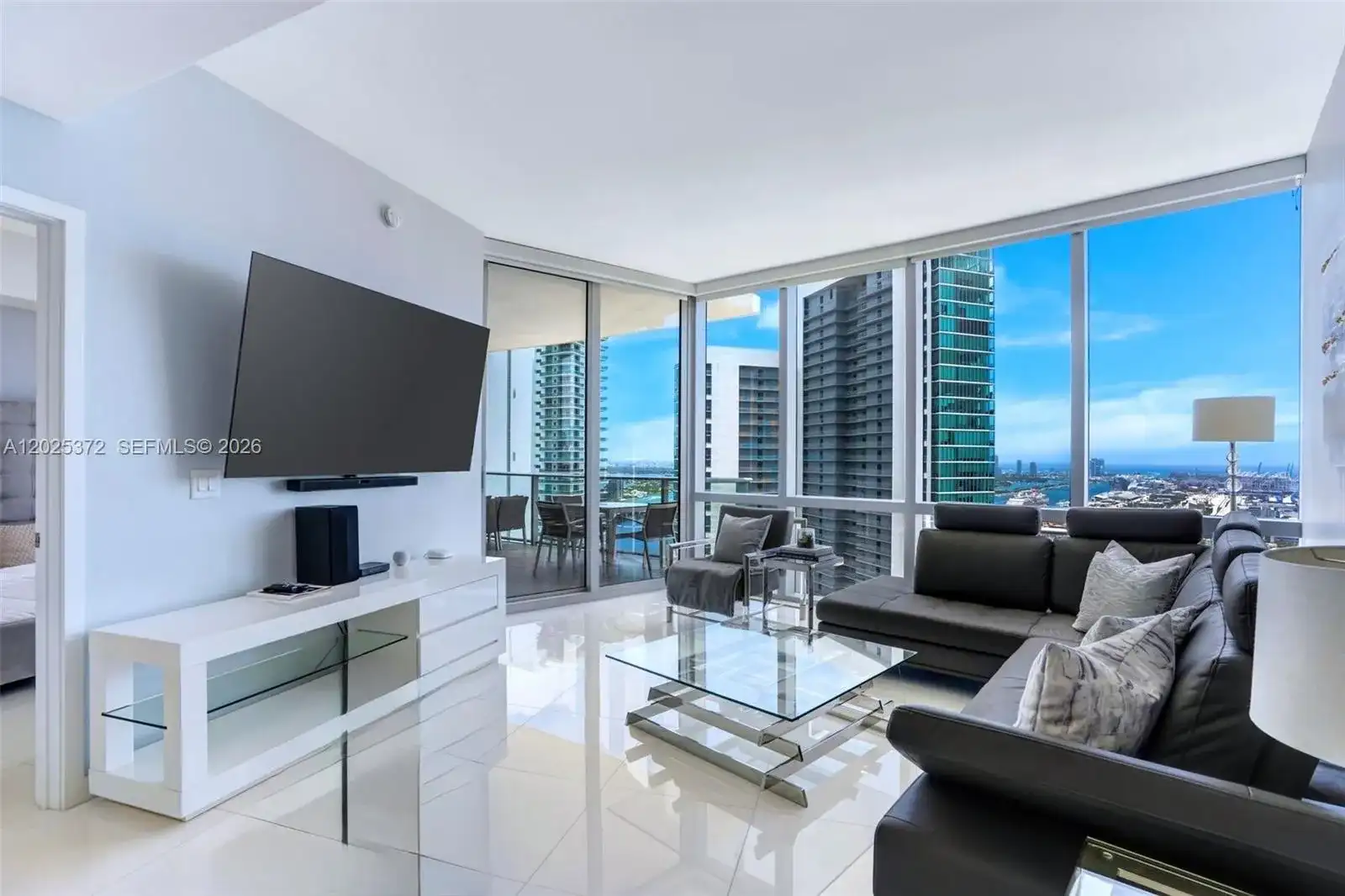 851 NE 1st Ave # 3909, Miami FL 33132