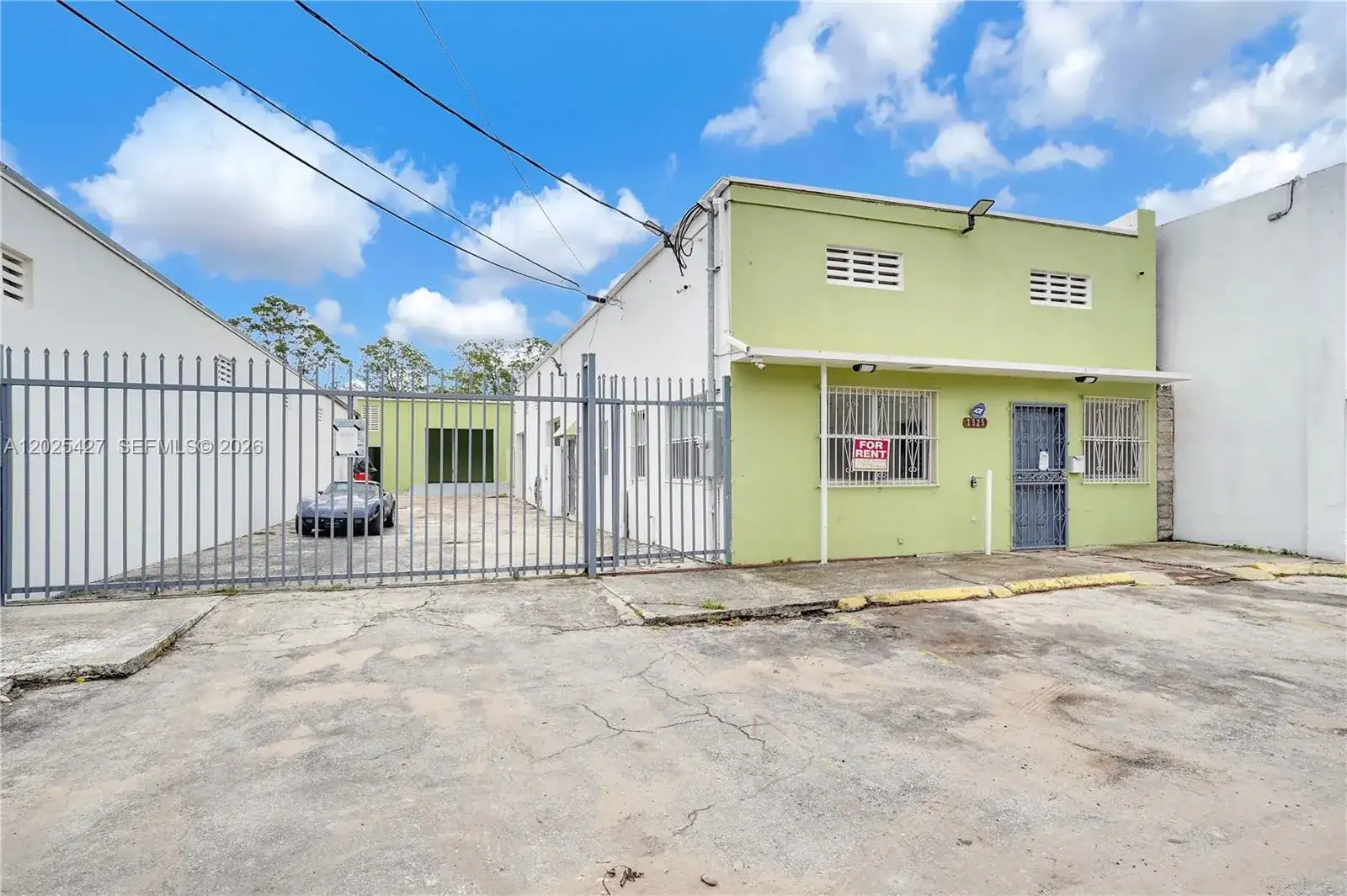 7525 NE 3rd Pl, Miami FL 33138 photo 2