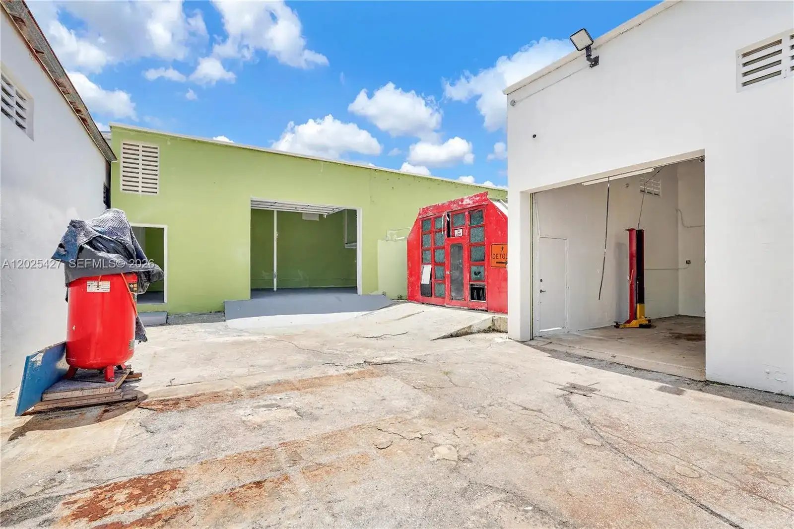 7525 NE 3rd Pl, Miami FL 33138 photo 4