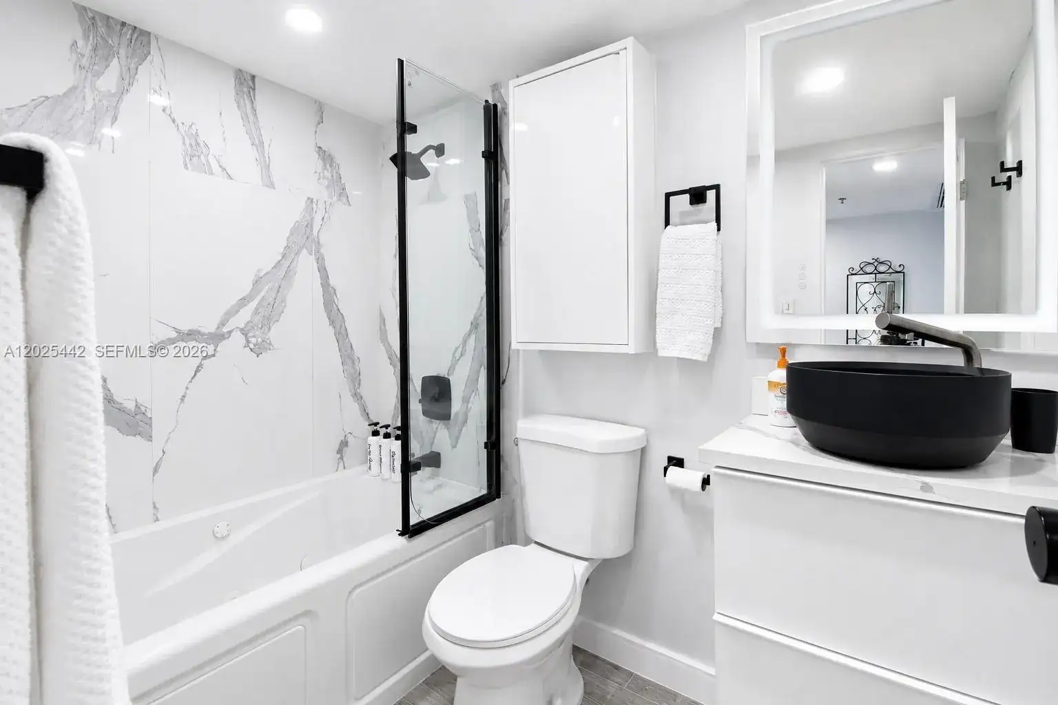 19201 Collins Ave # 916, Sunny Isles Beach FL 33160 photo 4