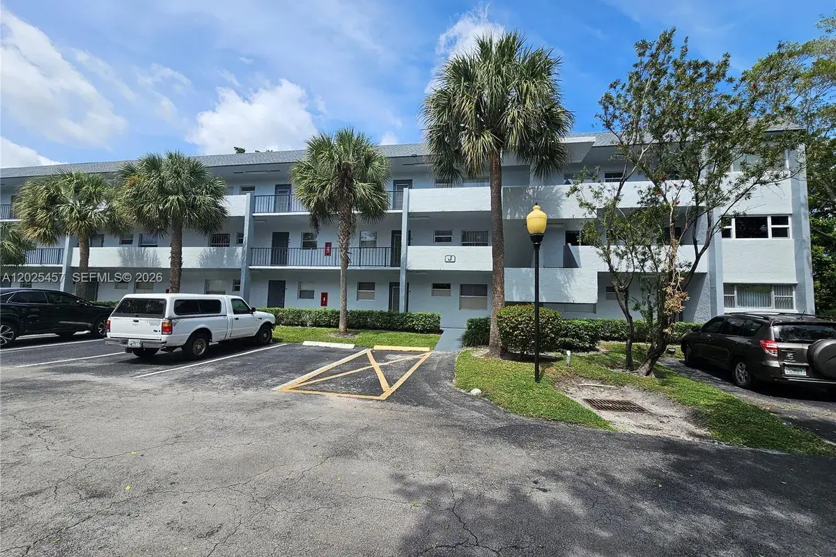 8380 Sands Point Blvd # J110, Tamarac FL 33321