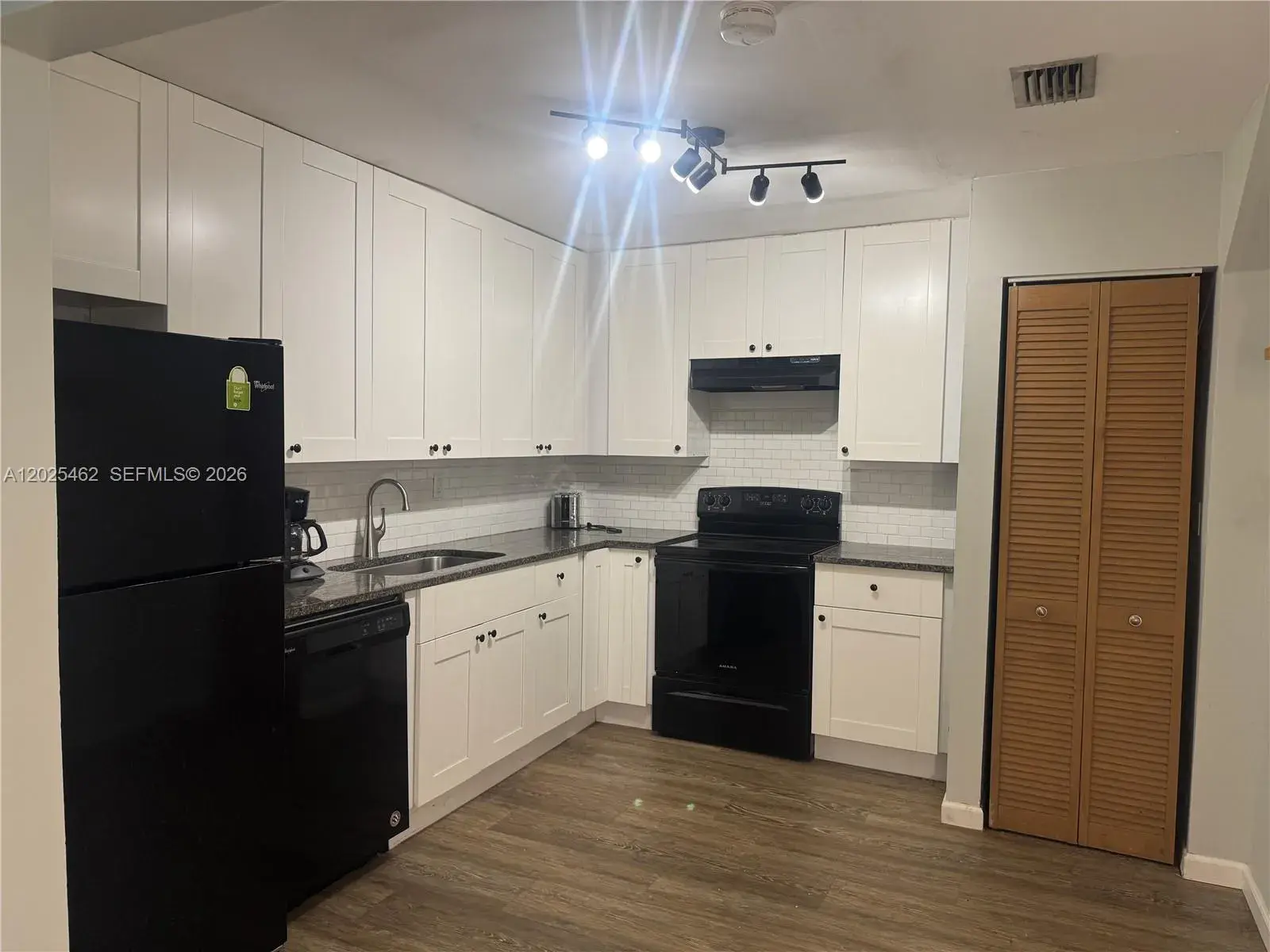 823 NE 19th Ave # 3, Fort Lauderdale FL 33304