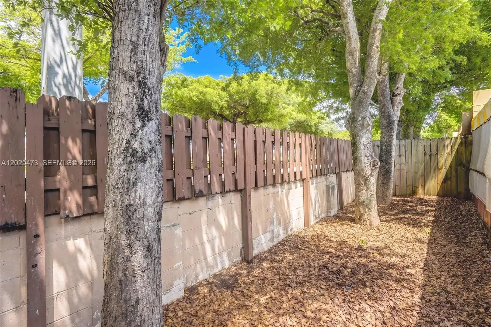 6705 Kingsmoor Way, Miami Lakes FL 33014 photo 2