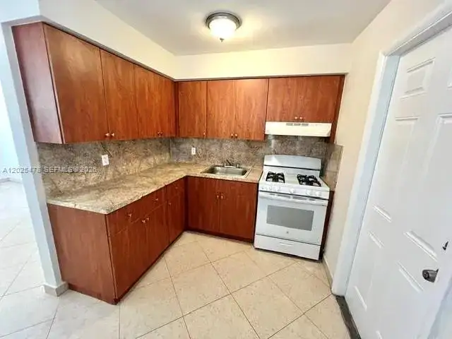 696 NE 85th St # 1, Miami FL 33138 photo 3