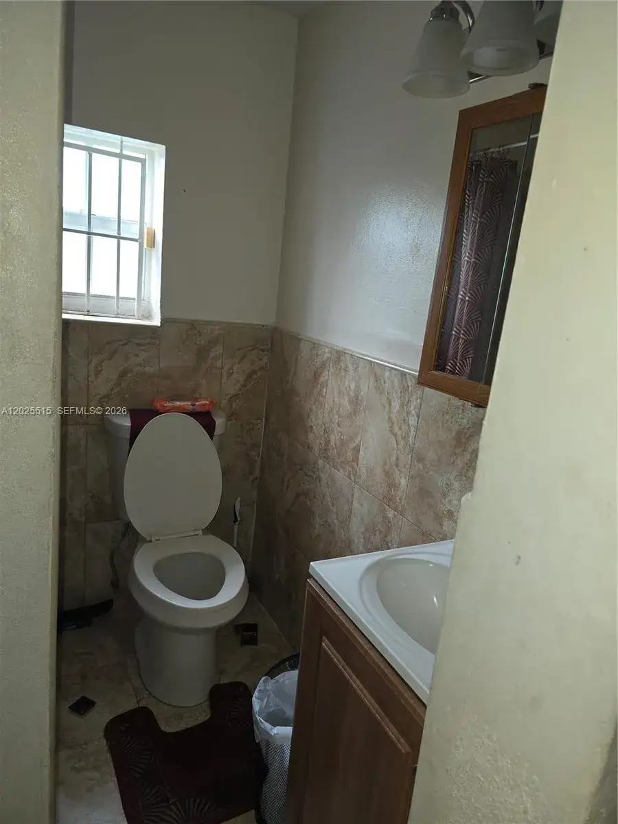 1166 NW 117th St, Miami FL 33168