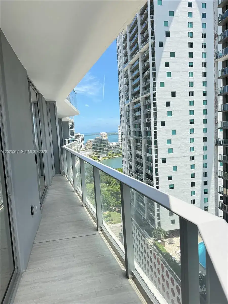 77 SE 5 # 2307, Miami FL 33131
