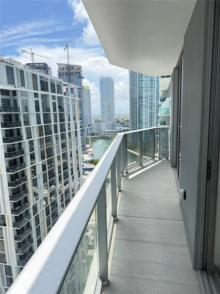 77 SE 5 # 2307, Miami FL 33131 photo 2