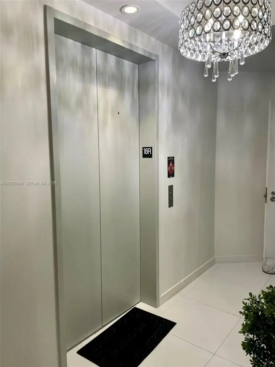 851 NE 1st Ave # 1808, Miami FL 33132 photo 2