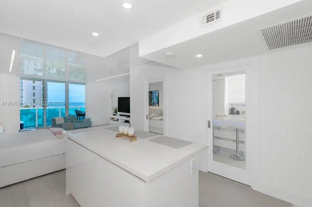 2301 Collins Ave # 811, Miami Beach FL 33139 photo 2