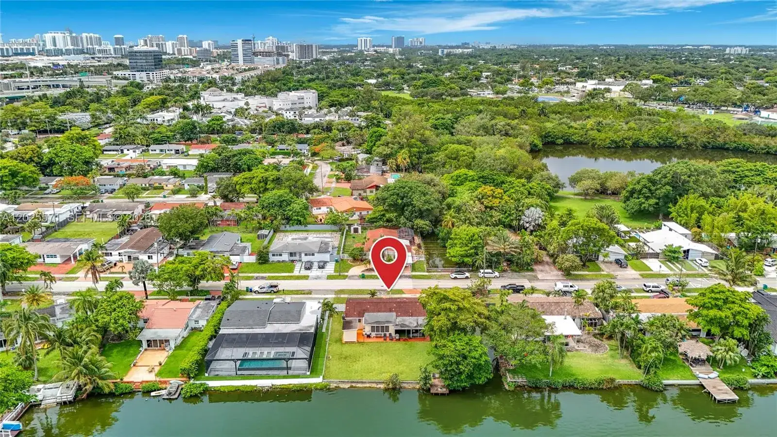 2501 NE 209th Ter, Miami FL 33180 photo 4