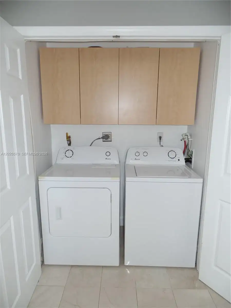 2881 N Oakland Forest Dr # 112, Oakland Park FL 33309 photo 2