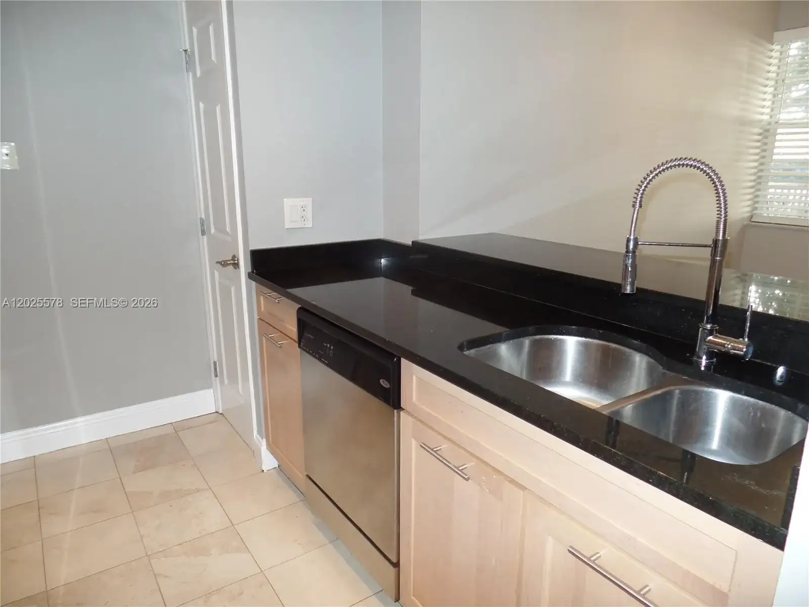 2881 N Oakland Forest Dr # 112, Oakland Park FL 33309 photo 3