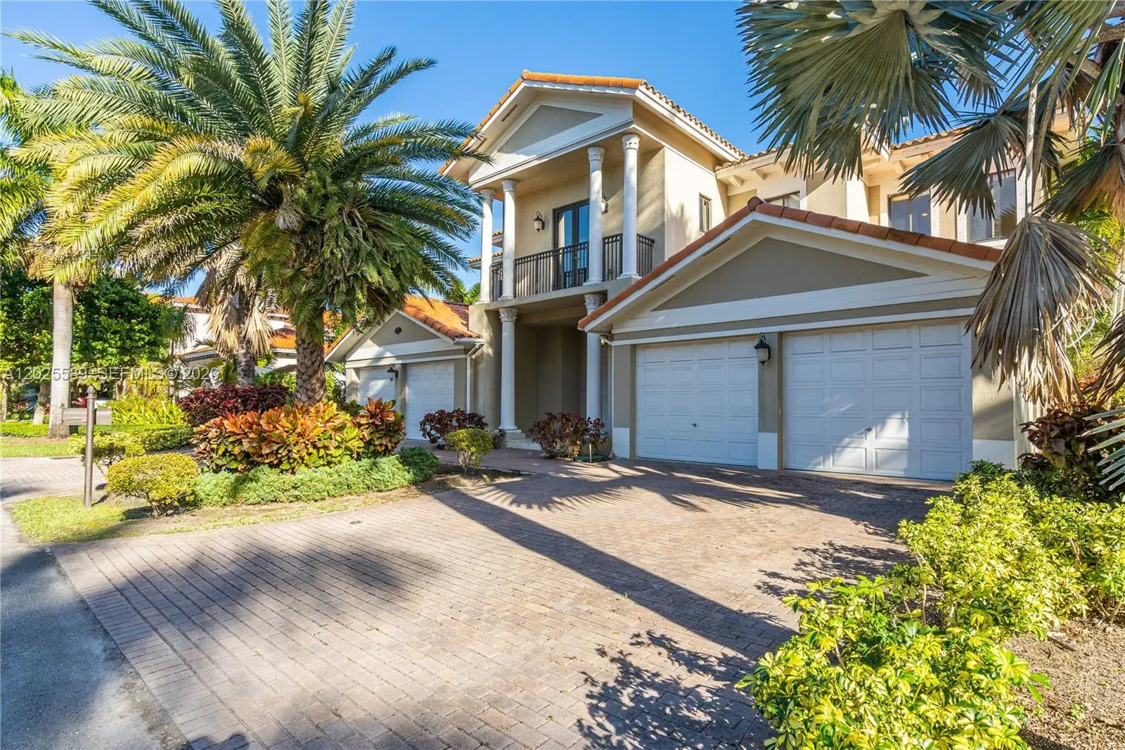 19529 SW 80th Ct, Cutler Bay FL 33157