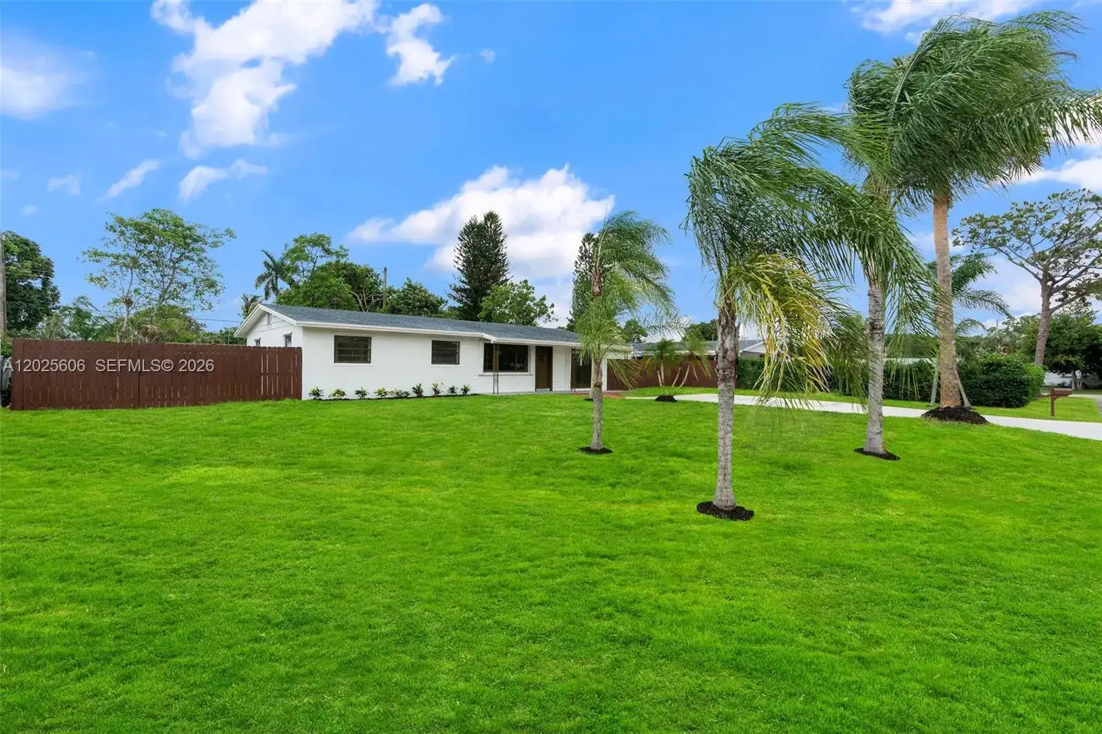 5726 KAREN DR, West Palm Beach FL 33415 photo 3