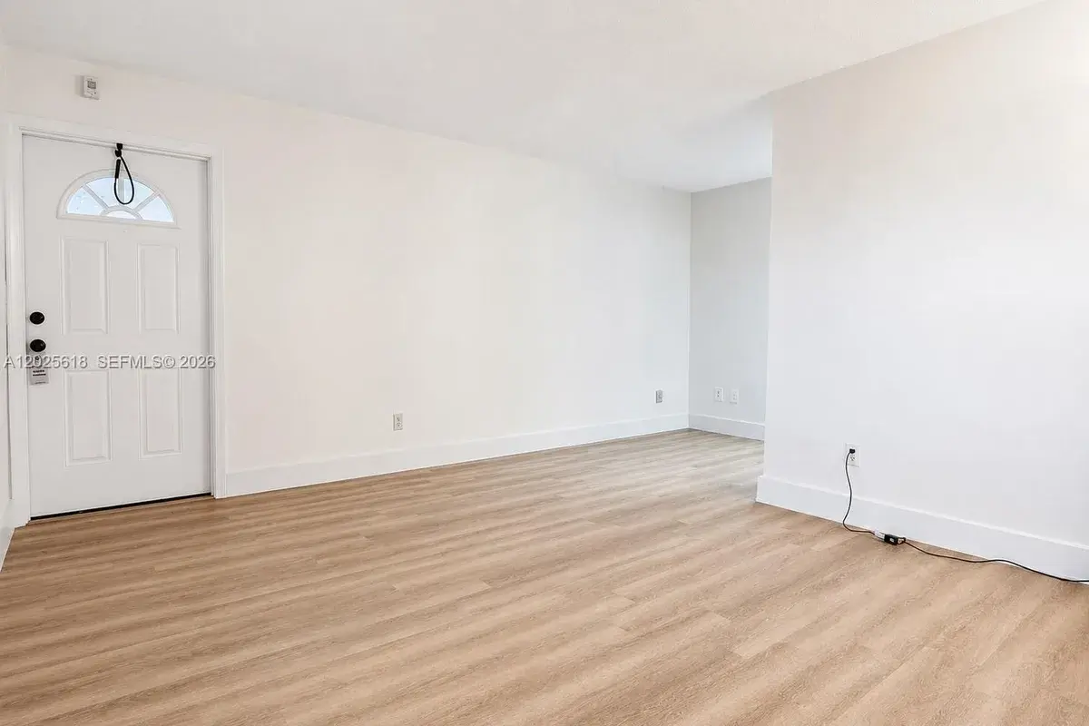 421 NE 1st St # 221, Hallandale Beach FL 33009