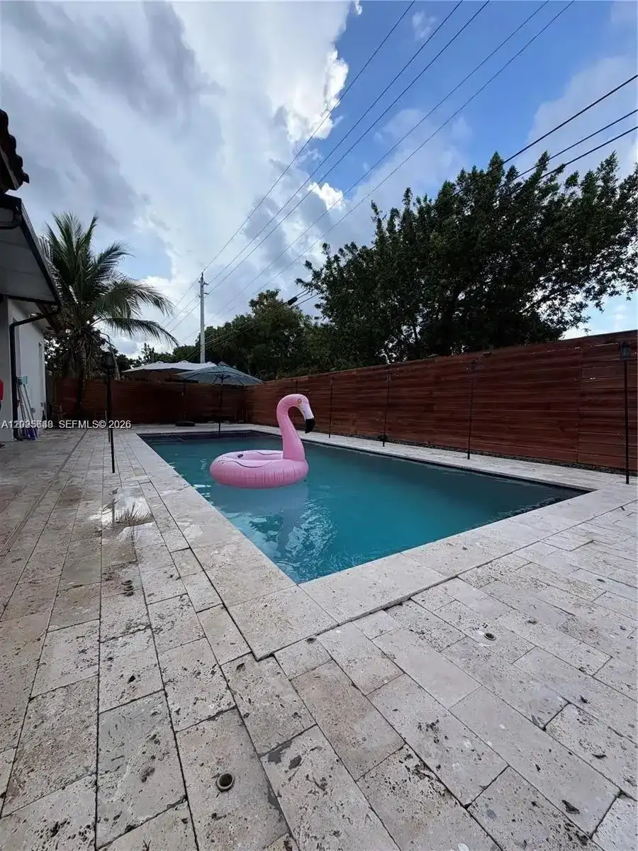 1860 SE 18th Terr, Homestead FL 33035 photo 4