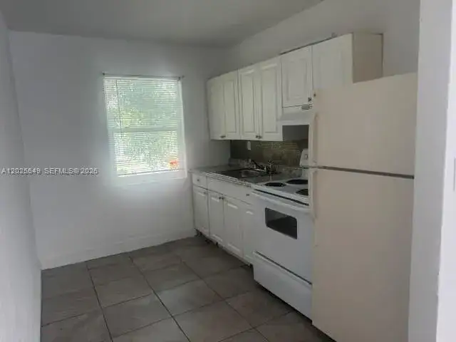 608 5th St # 7, West Palm Beach FL 33401 photo 2