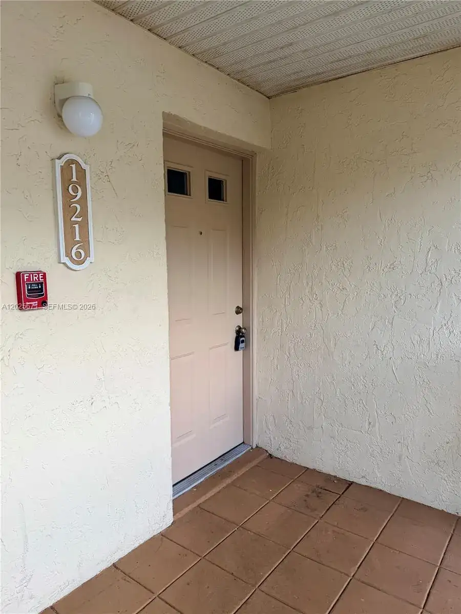 19216 Glenmoor Dr # 19216, West Palm Beach FL 33409 photo 4