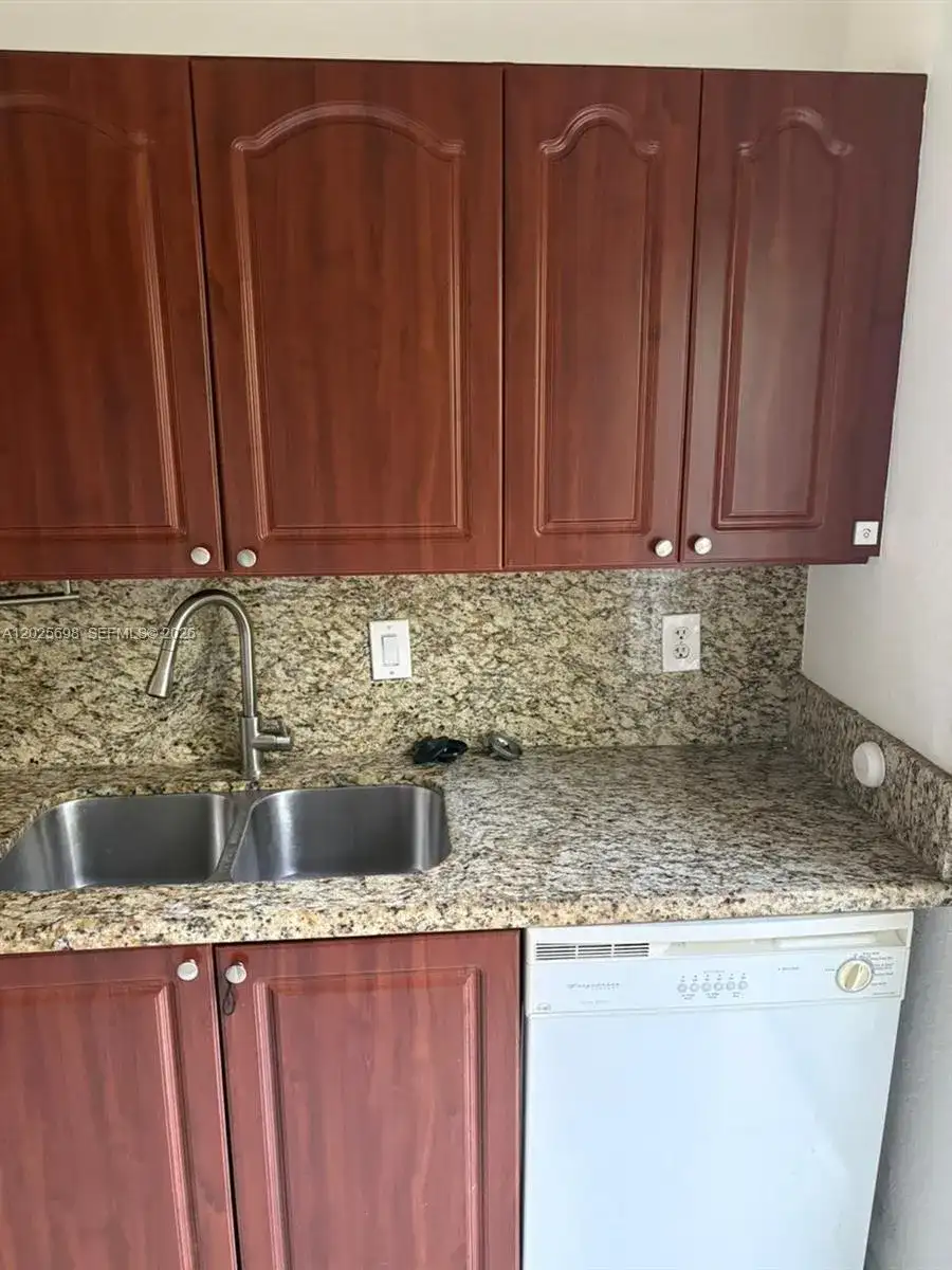 117 SE 3rd Ave # 7, Hallandale Beach FL 33009 photo 3