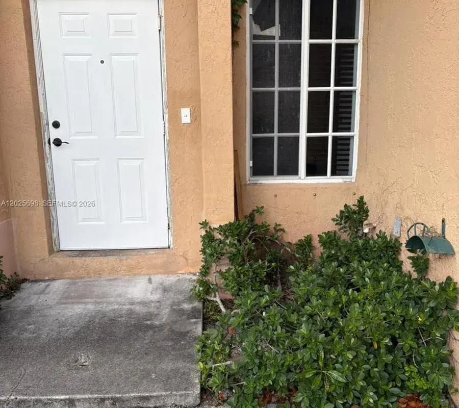 117 SE 3rd Ave # 7, Hallandale Beach FL 33009