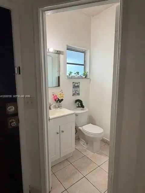 4424 W 12th Ln # 7, Hialeah FL 33012 photo 2