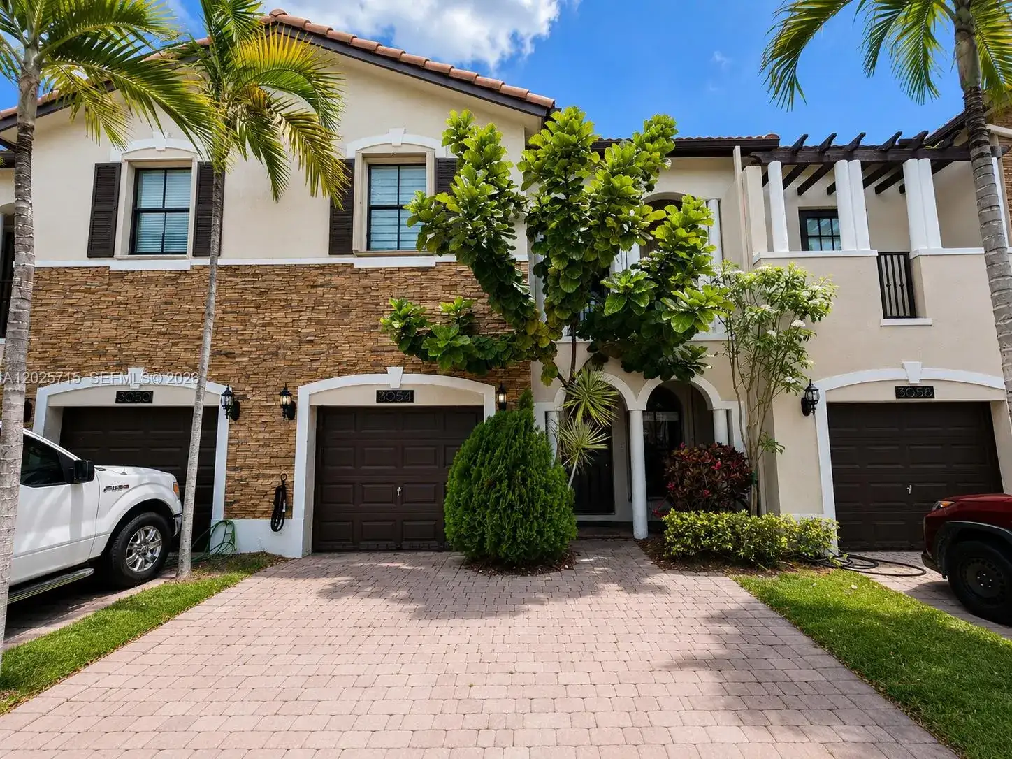 3054 NW 103rd Path, Doral FL 33172 photo 2