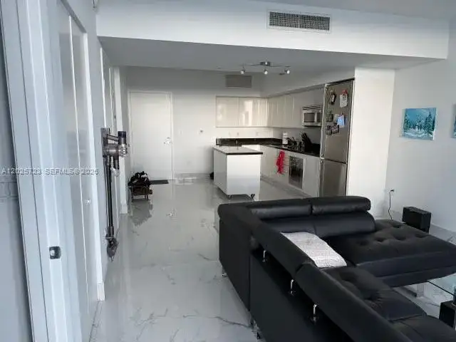 92 SW 3rd St # 2109, Miami FL 33130 photo 2