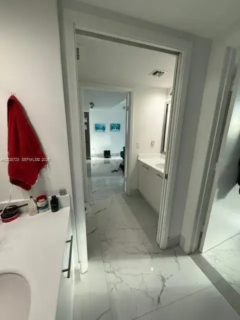92 SW 3rd St # 2109, Miami FL 33130 photo 5