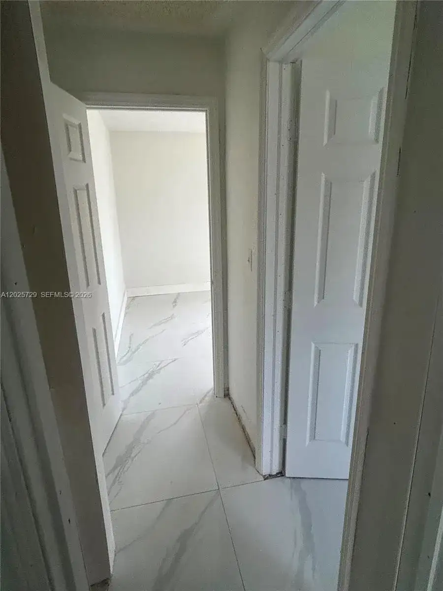 4380 SW 23rd St, Fort Lauderdale FL 33317 photo 2