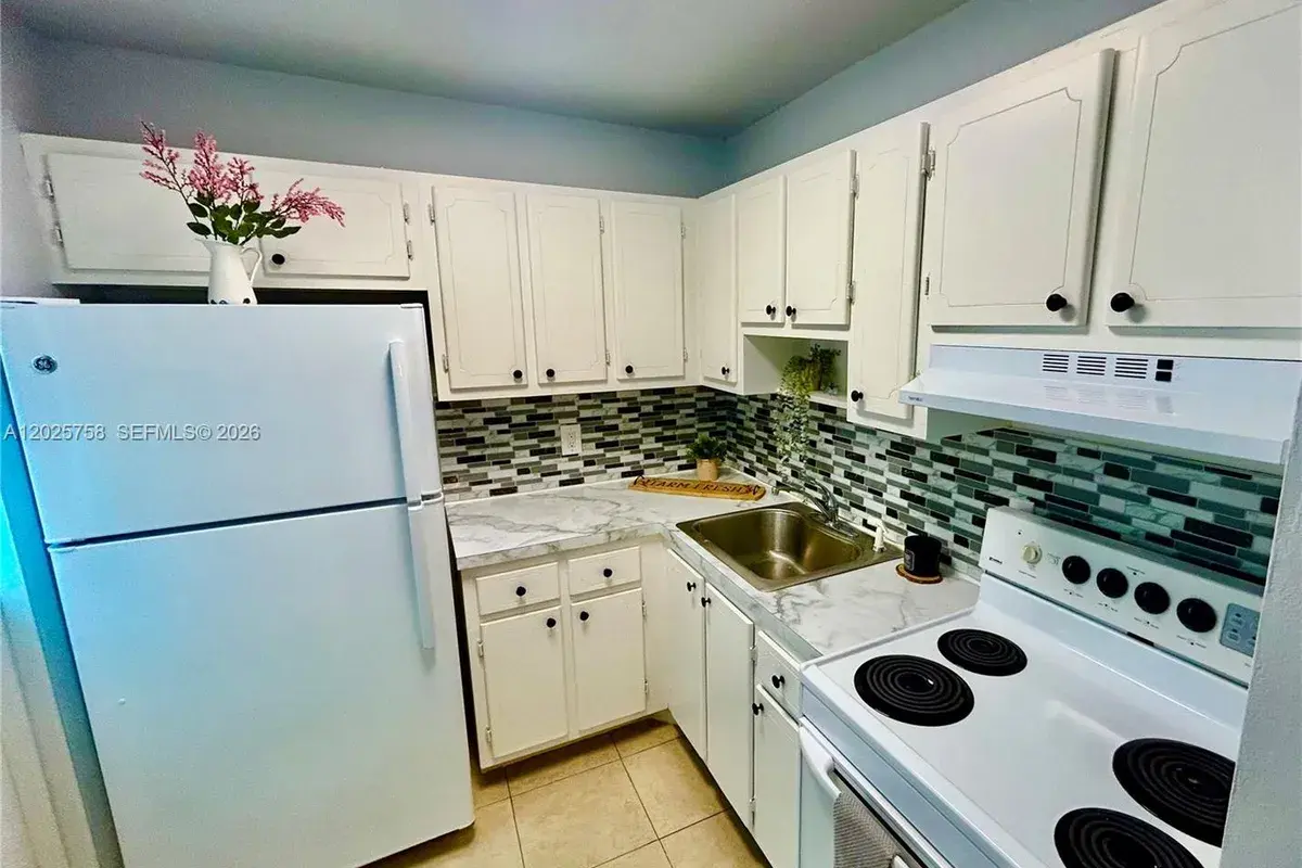 2213 NE 1st Ct # 203, Boynton Beach FL 33435