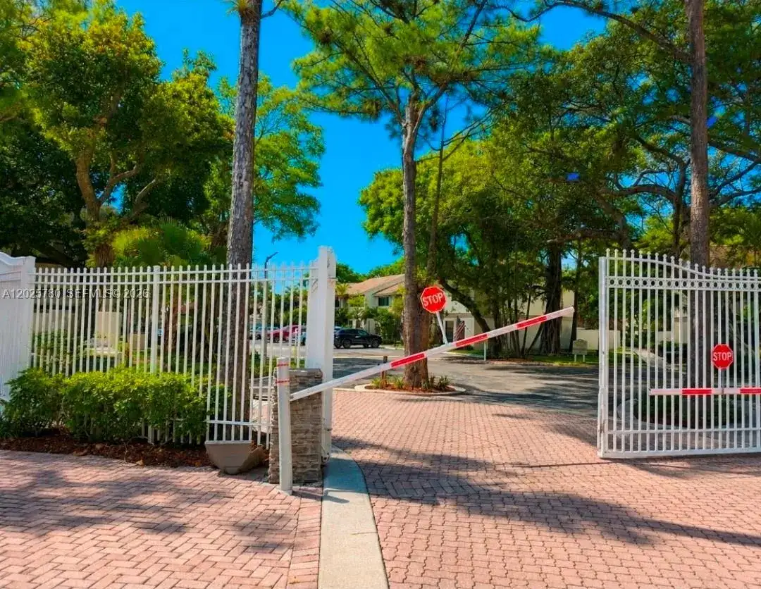 3082 S Oakland Forest Dr # 1301, Oakland Park FL 33309 photo 3