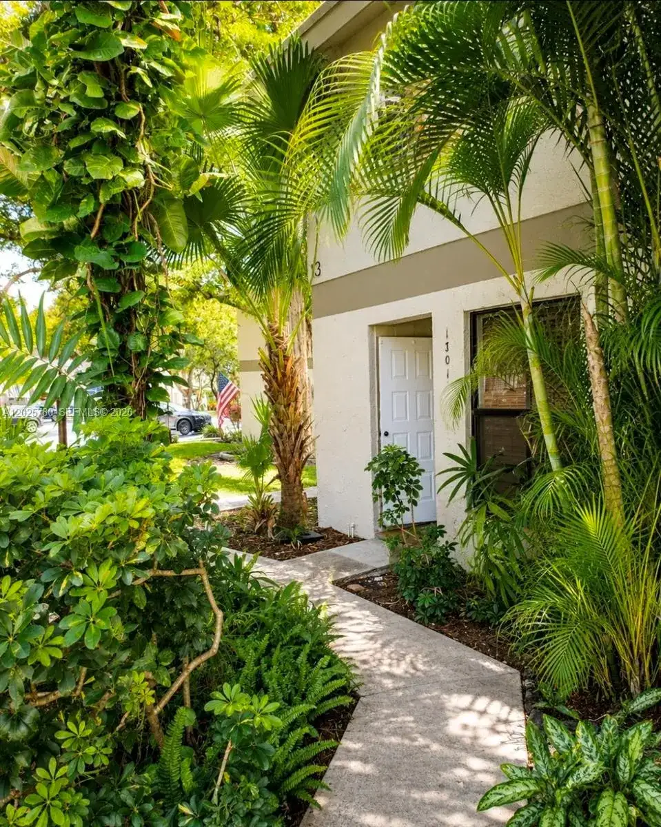 3082 S Oakland Forest Dr # 1301, Oakland Park FL 33309 photo 5