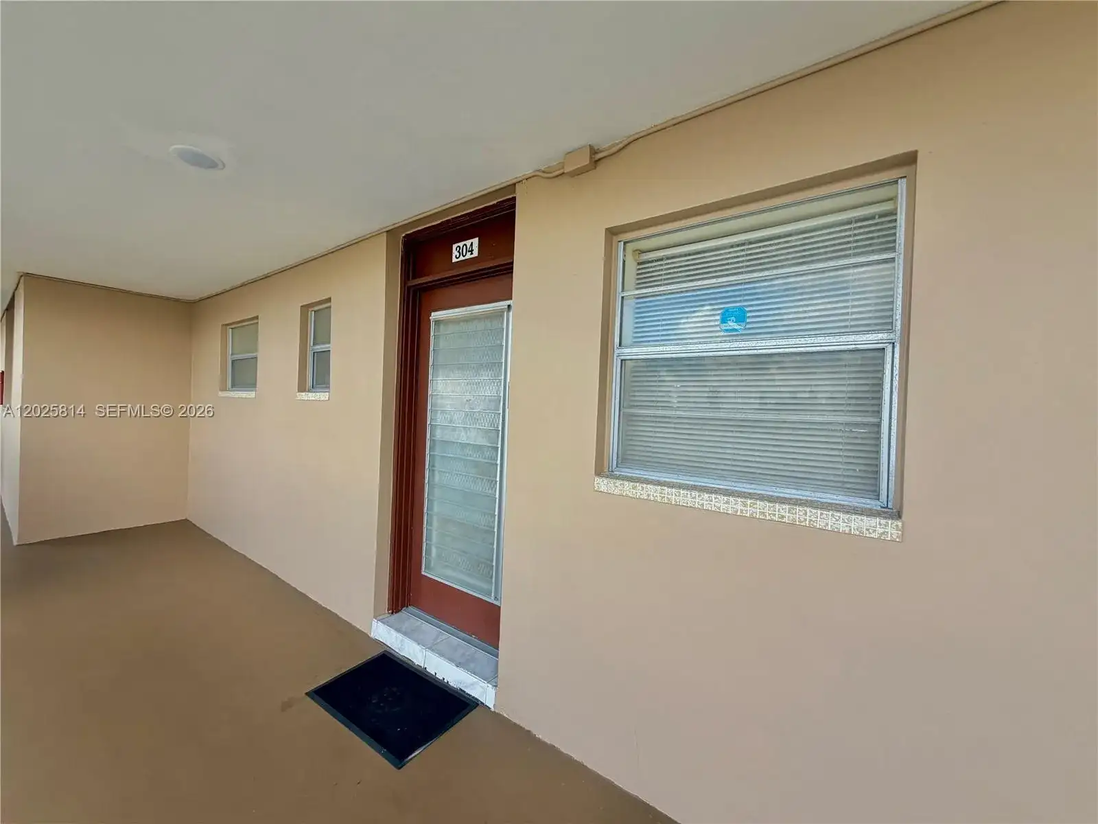 2901 NW 46th Ave # 304, Lauderdale Lakes FL 33313 photo 2