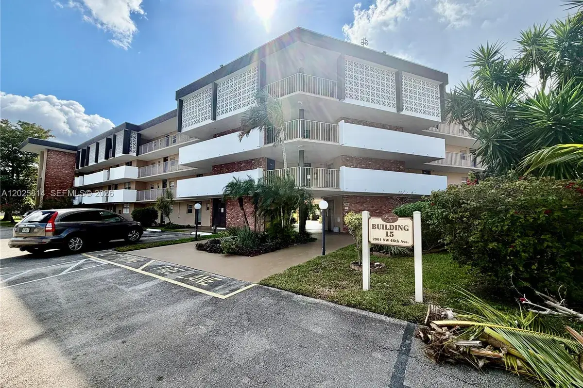 2901 NW 46th Ave # 304, Lauderdale Lakes FL 33313