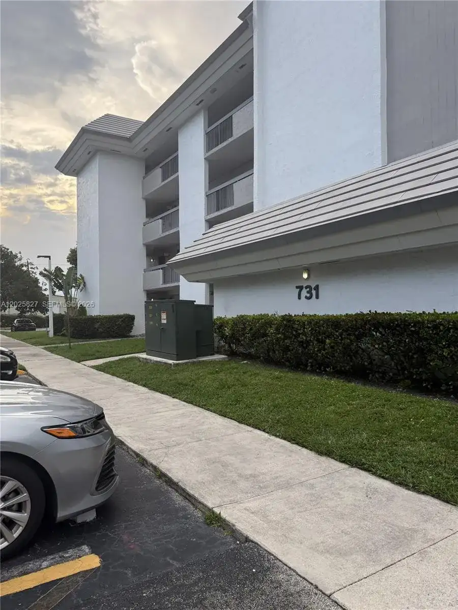 731 N Pine Island Rd # 401, Plantation FL 33324 photo 2