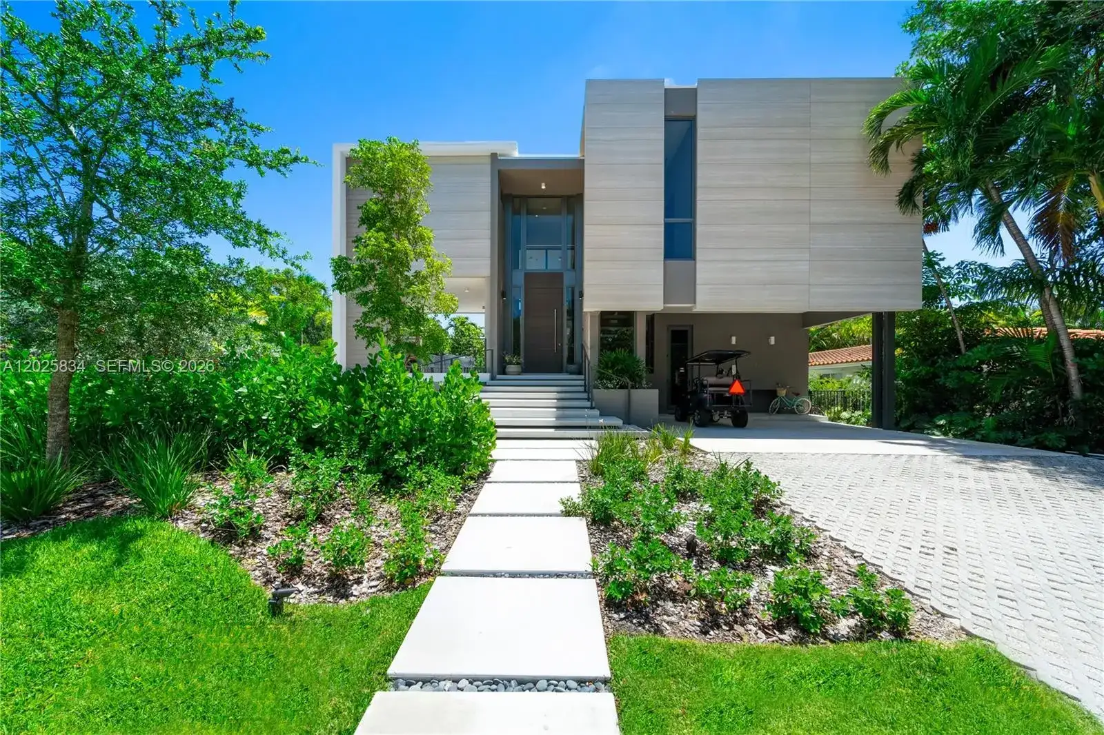 571 Glenridge Rd, Key Biscayne FL 33149 photo 2