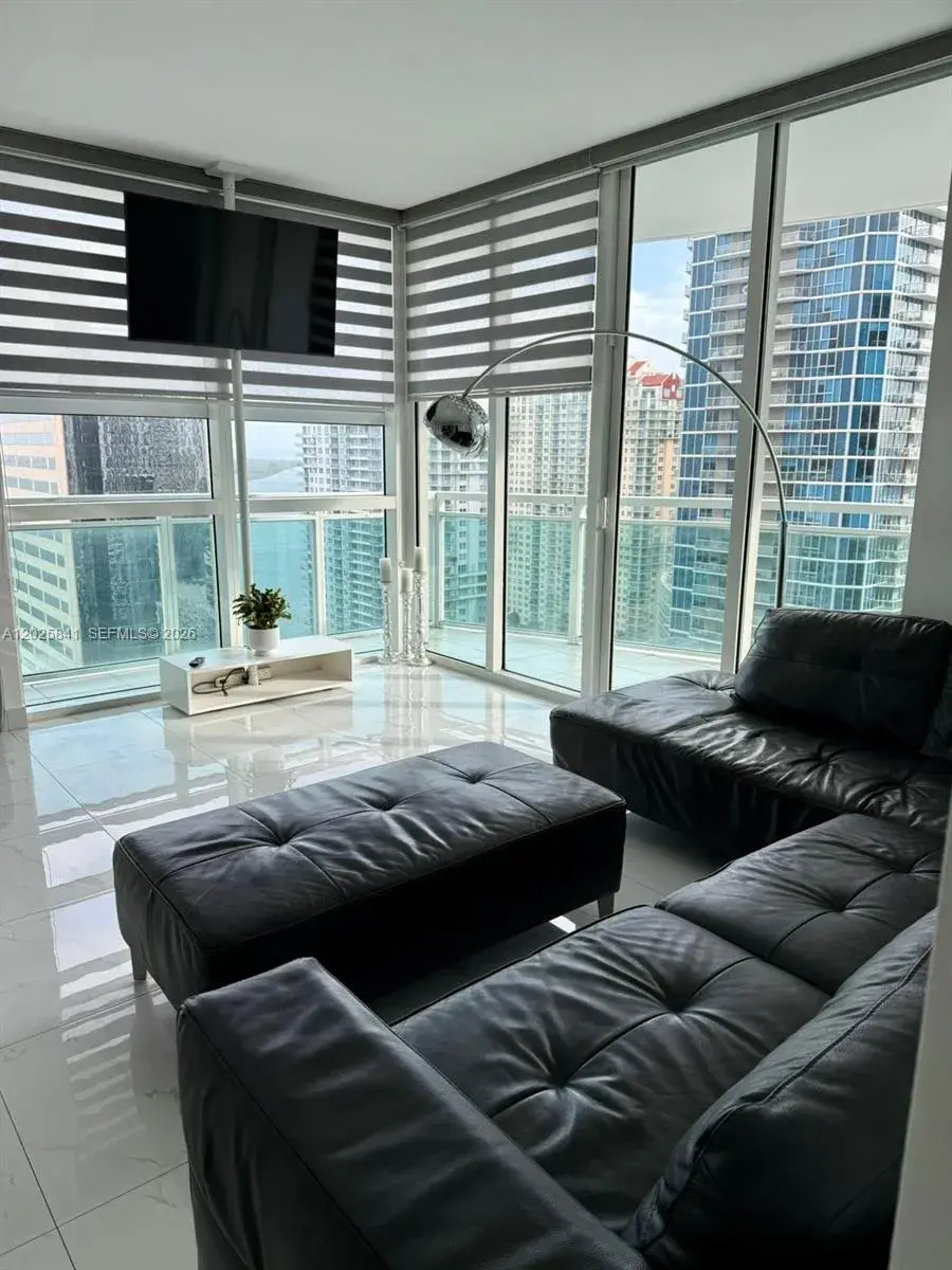 951 Brickell Ave # 2810, Miami FL 33131
