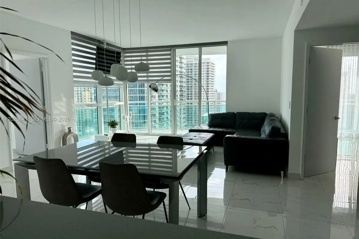 951 Brickell Ave # 2810, Miami FL 33131