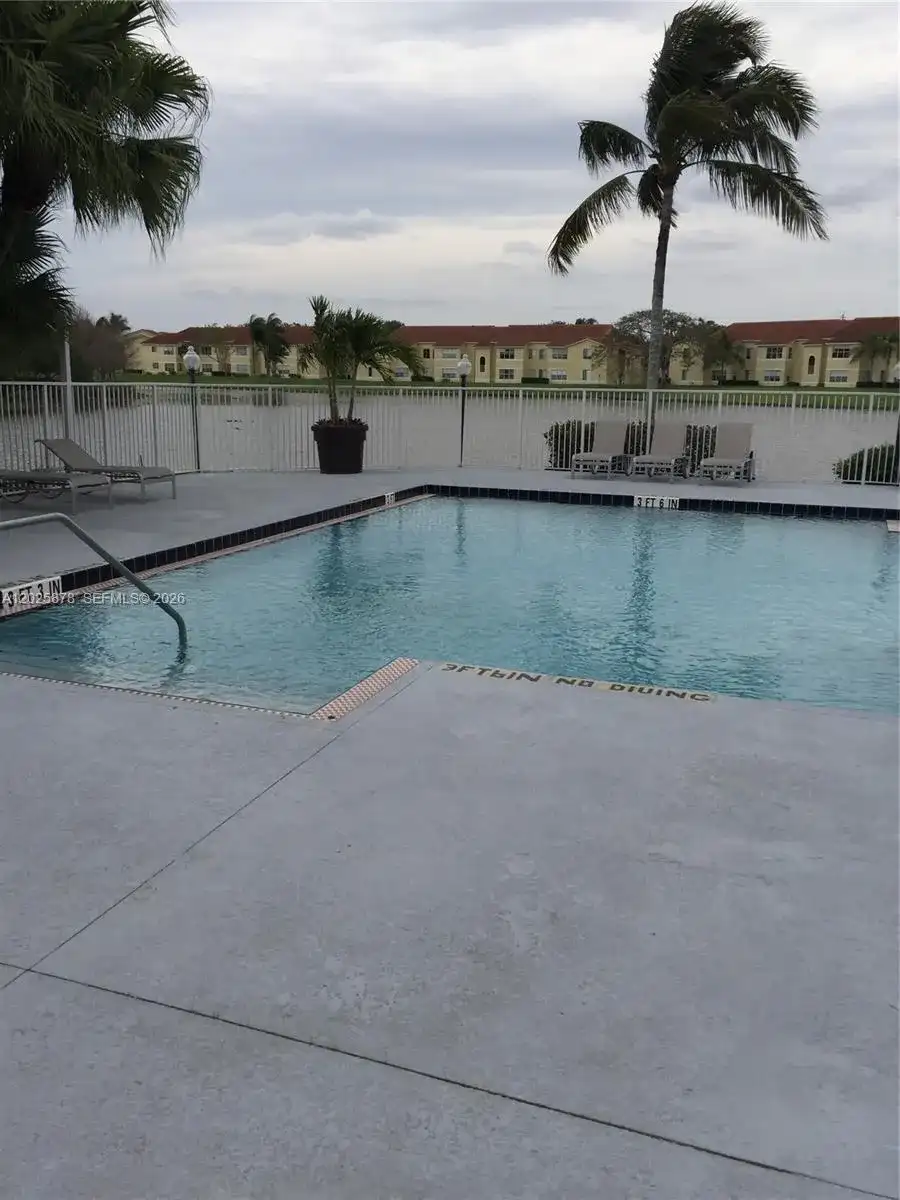 12870 Vista Isles Dr # 517, Plantation FL 33325