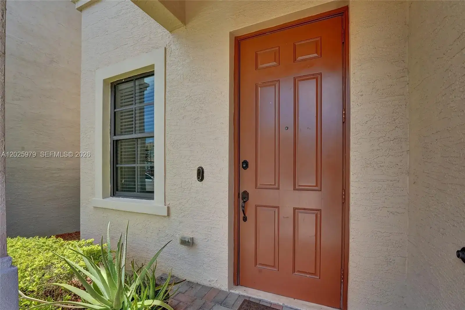 650 NE 191st Ter, Miami FL 33179 photo 3