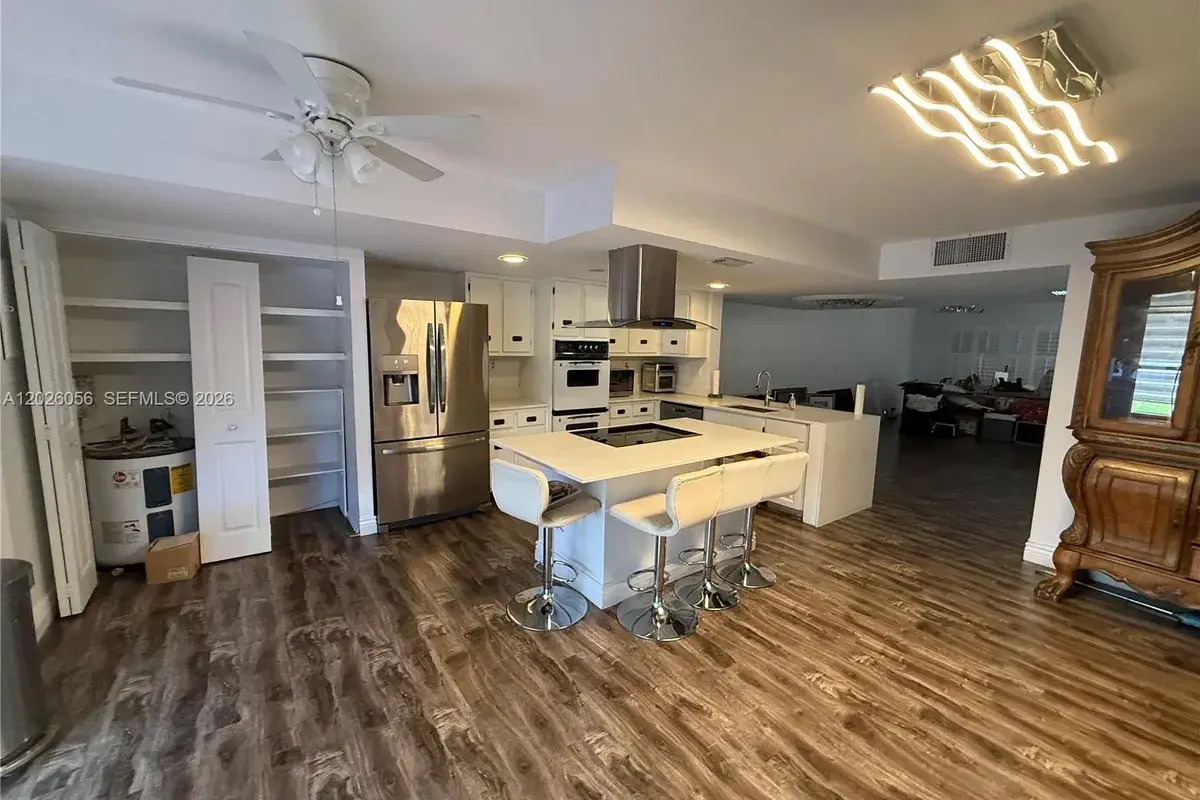 2606 NE 10 ST # 2606, Hallandale Beach FL 33009