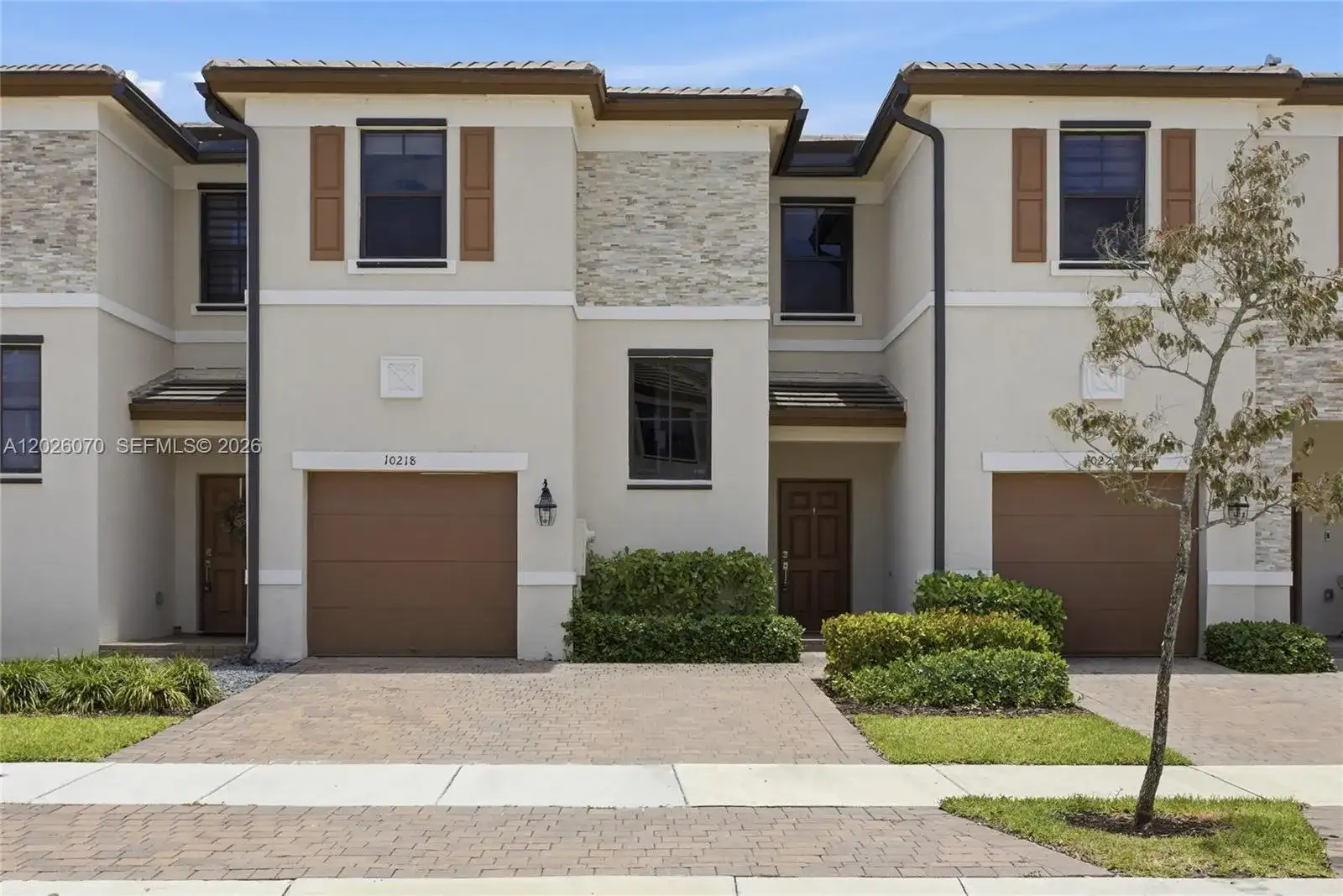 10218 SW 231st Ln, Cutler Bay FL 33190 photo 2