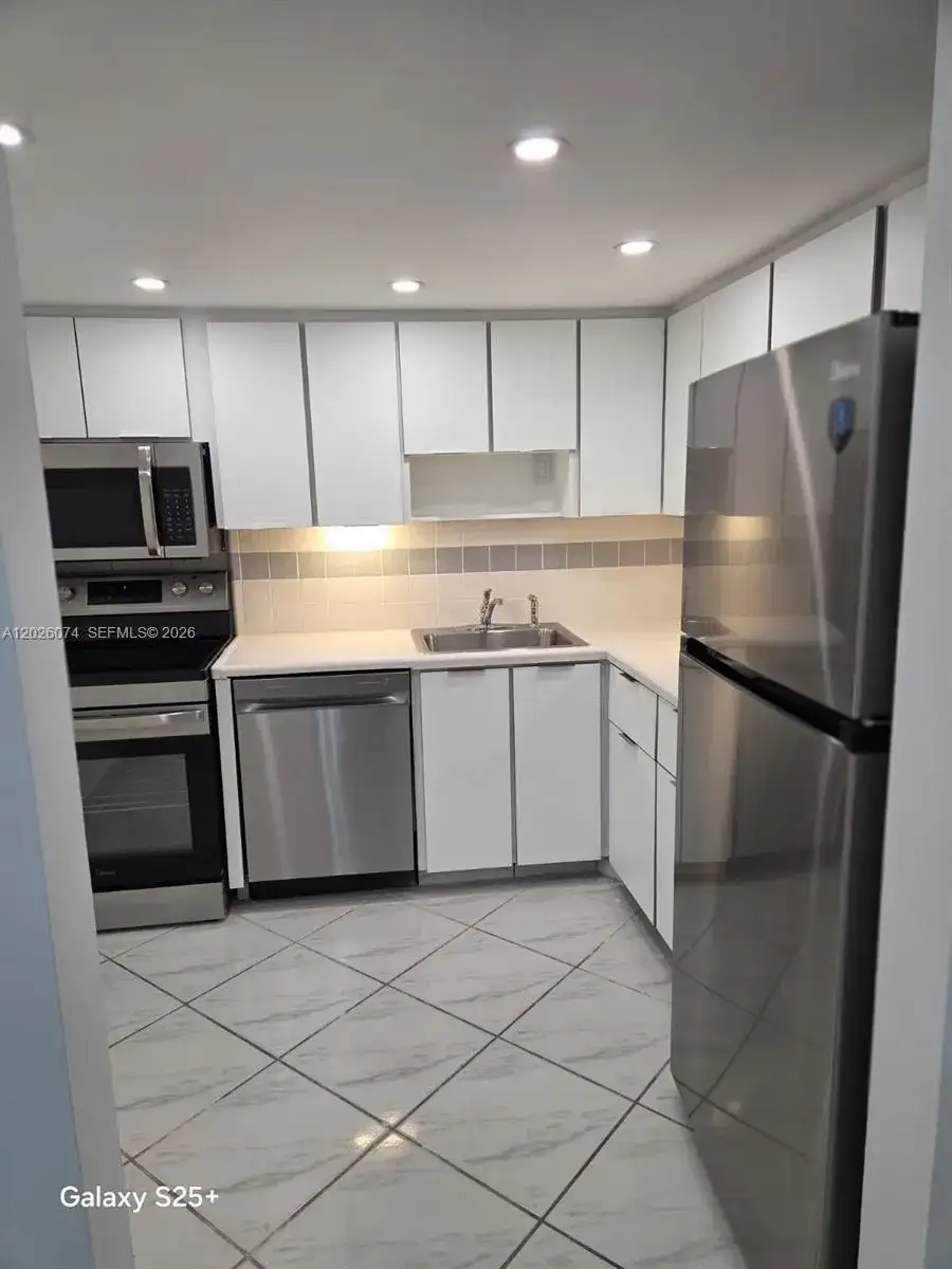 16851 NE 23rd Ave # B601, North Miami Beach FL 33160 photo 4