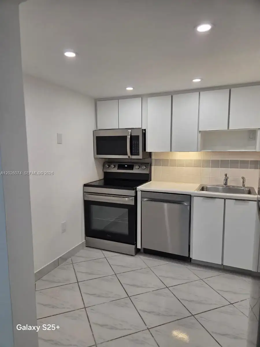 16851 NE 23rd Ave # B601, North Miami Beach FL 33160 photo 5
